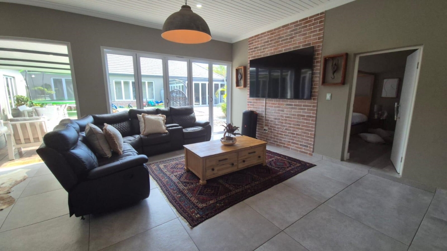 To Let 6 Bedroom Property for Rent in Num Num Cape Estate Western Cape